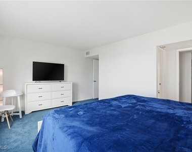 10475 Gulf Shore Drive - Photo Thumbnail 25