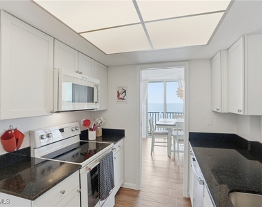 10475 Gulf Shore Drive - Photo Thumbnail 17