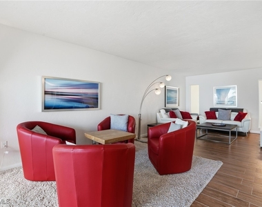 10475 Gulf Shore Drive - Photo Thumbnail 13
