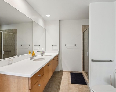 1208 E Kennedy Boulevard - Photo Thumbnail 11