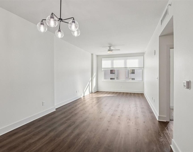 1208 E Kennedy Boulevard - Photo Thumbnail 3