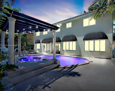 15945 Nw 82nd Court - Photo Thumbnail 22