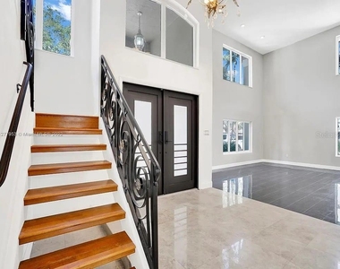 15945 Nw 82nd Court - Photo Thumbnail 13