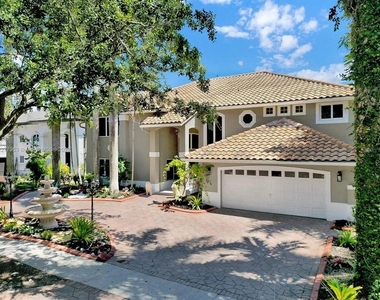 15945 Nw 82nd Court - Photo Thumbnail 2