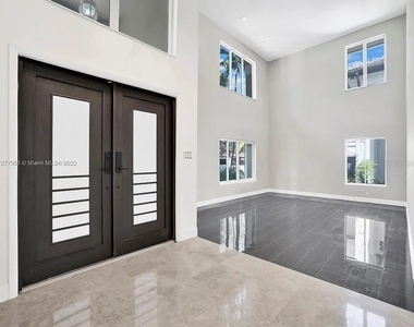 15945 Nw 82nd Court - Photo Thumbnail 3