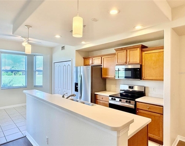819 Fairwaycove Lane - Photo Thumbnail 11