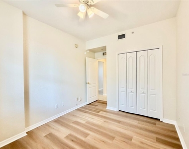 819 Fairwaycove Lane - Photo Thumbnail 31