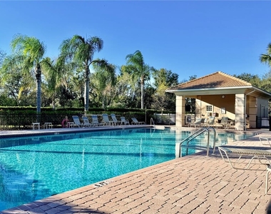 819 Fairwaycove Lane - Photo Thumbnail 41