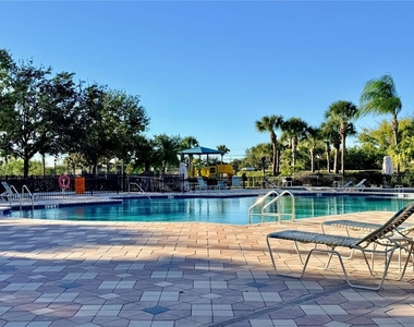 819 Fairwaycove Lane - Photo Thumbnail 47