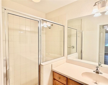 819 Fairwaycove Lane - Photo Thumbnail 28