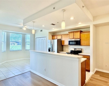 819 Fairwaycove Lane - Photo Thumbnail 5