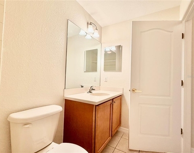 819 Fairwaycove Lane - Photo Thumbnail 34