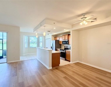 819 Fairwaycove Lane - Photo Thumbnail 3
