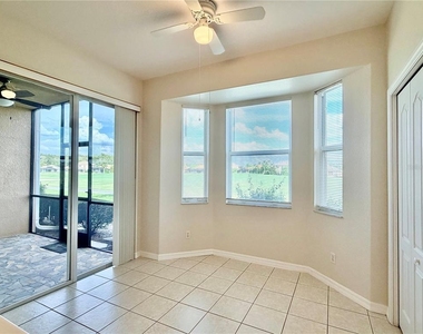 819 Fairwaycove Lane - Photo Thumbnail 17
