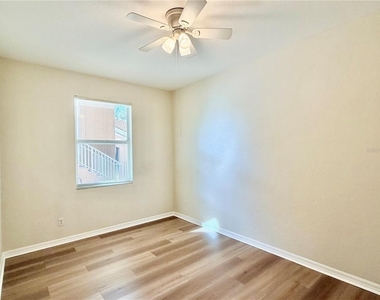 819 Fairwaycove Lane - Photo Thumbnail 22