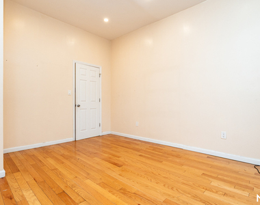 469 Harman Street - Photo Thumbnail 10