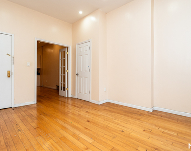 469 Harman Street - Photo Thumbnail 7