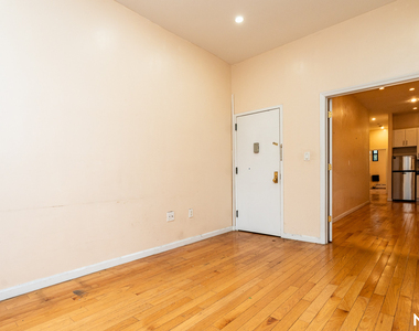 469 Harman Street - Photo Thumbnail 3