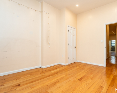 469 Harman Street - Photo Thumbnail 9