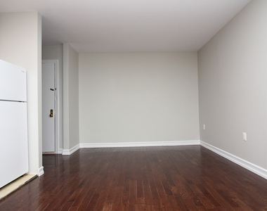 1543 Park Place - Photo Thumbnail 7