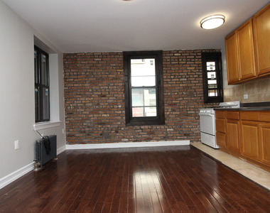 1543 Park Place - Photo Thumbnail 8