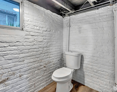 370 E Main Street - Photo Thumbnail 27