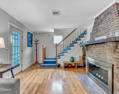 370 E Main Street - Photo Thumbnail 10
