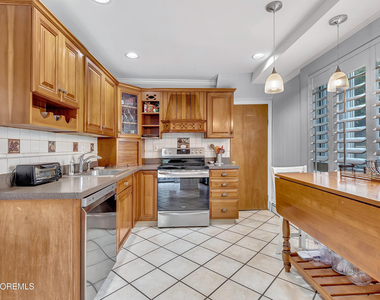 370 E Main Street - Photo Thumbnail 18