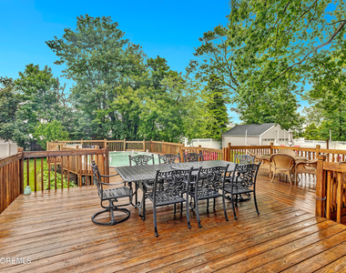 370 E Main Street - Photo Thumbnail 28