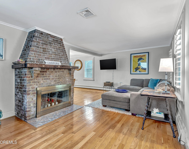 370 E Main Street - Photo Thumbnail 12