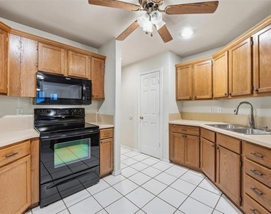 11912 Rhulen Court - Photo Thumbnail 6