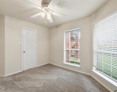 11912 Rhulen Court - Photo Thumbnail 10