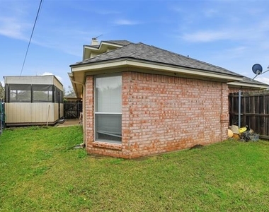 11912 Rhulen Court - Photo Thumbnail 4