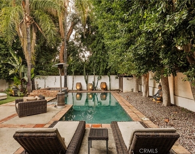 4909 Woodley Avenue - Photo Thumbnail 31