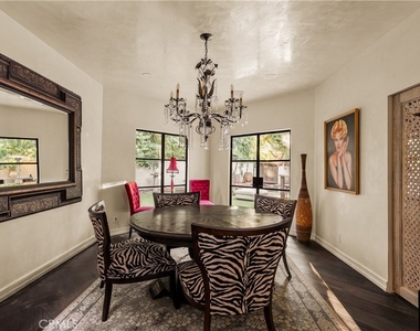 4909 Woodley Avenue - Photo Thumbnail 8