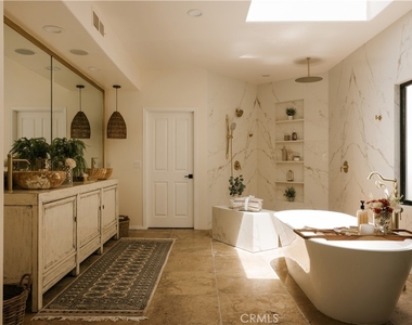 4909 Woodley Avenue - Photo Thumbnail 12