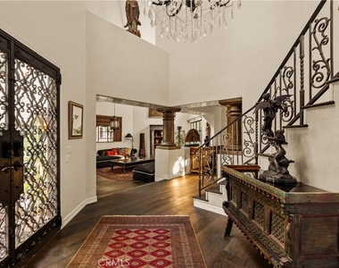 4909 Woodley Avenue - Photo Thumbnail 4