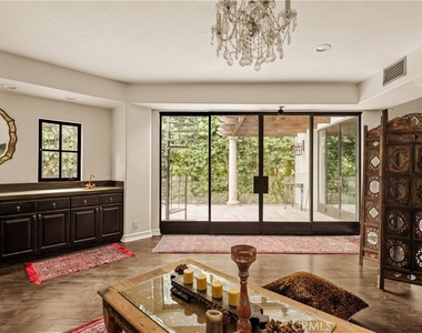 4909 Woodley Avenue - Photo Thumbnail 23