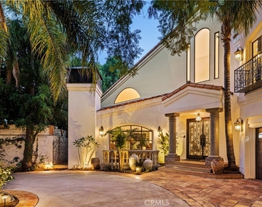 4909 Woodley Avenue - Photo Thumbnail 2