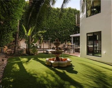 4909 Woodley Avenue - Photo Thumbnail 23