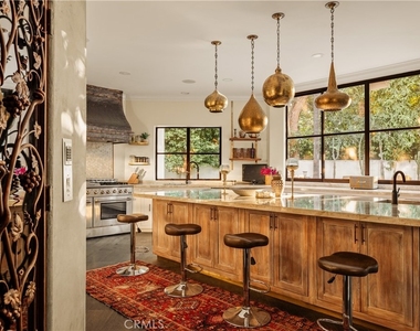 4909 Woodley Avenue - Photo Thumbnail 12