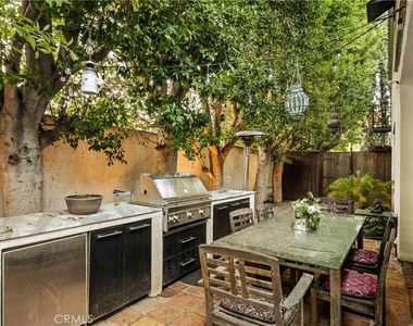 4909 Woodley Avenue - Photo Thumbnail 32