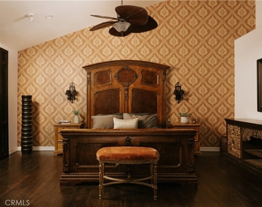 4909 Woodley Avenue - Photo Thumbnail 11