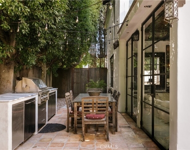 4909 Woodley Avenue - Photo Thumbnail 22
