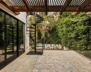 4909 Woodley Avenue - Photo Thumbnail 28