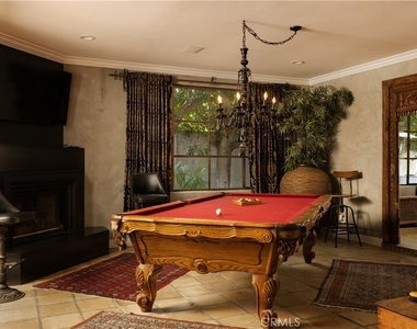 4909 Woodley Avenue - Photo Thumbnail 7
