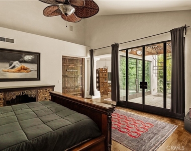 4909 Woodley Avenue - Photo Thumbnail 22