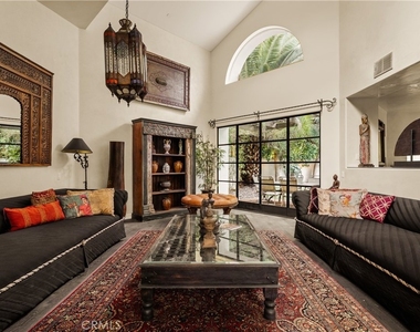 4909 Woodley Avenue - Photo Thumbnail 6