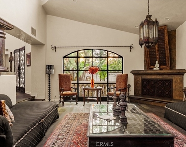 4909 Woodley Avenue - Photo Thumbnail 7
