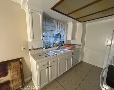 1806 N Fairview - Photo Thumbnail 7
